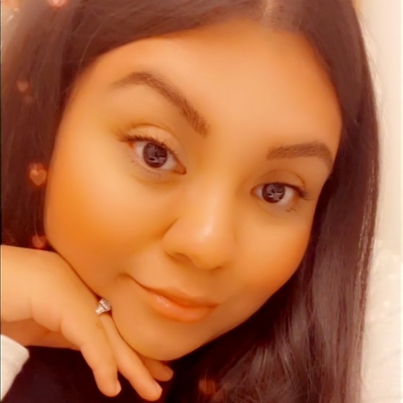 Meet your Posher, Nayeli - Picture 1 of 1